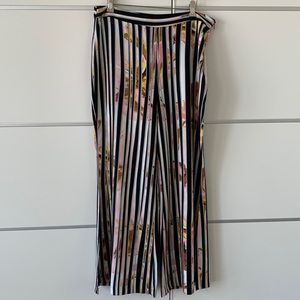 FUN Pants with Side-Slits